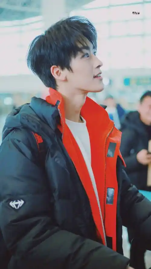 创造营小哥哥安利# @创造营2019-何洛洛 .