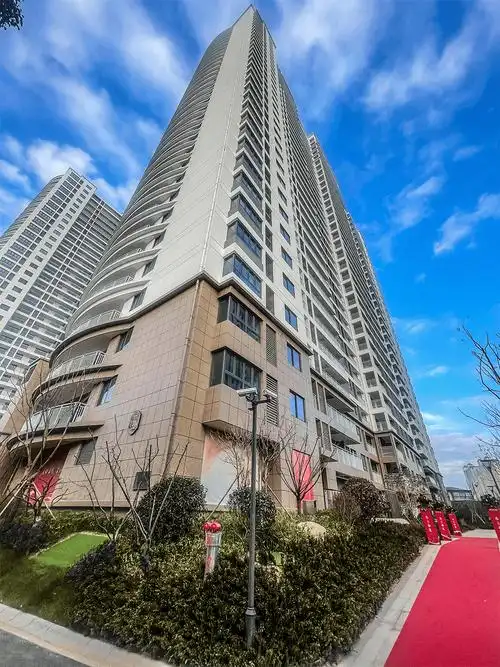 苏州常熟湖畔现代城三期售楼部电话号码多少