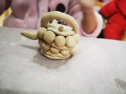 四股桥中心幼儿园陶泥课大班(茶壶)