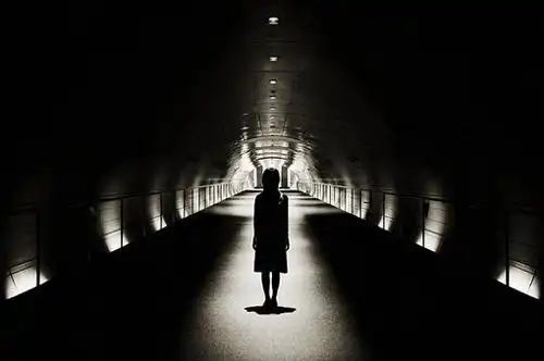 在这一刻卸下心灵的枷锁_简单唯美的微信空间素材-唯美图片