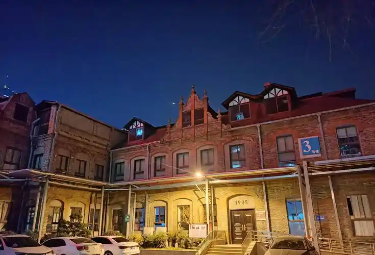 湖州湖郡女校旧址,后为东吴大学吴兴附中,湖州二中前身(搬走后老校区