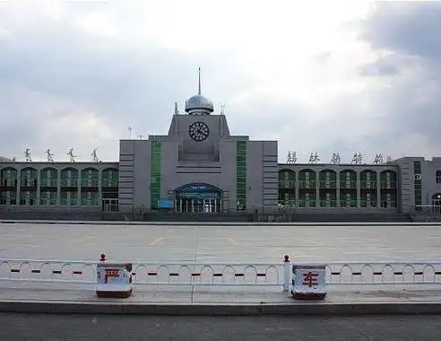 锡林浩特站(隶属内蒙古集通铁路的客货三等站)_石塘网