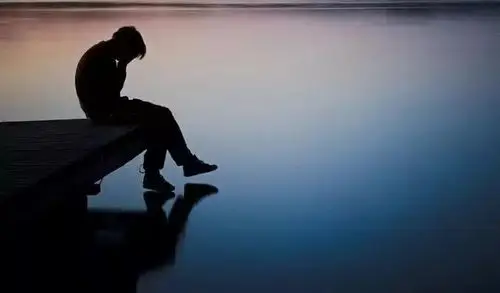 总是感觉心里空空的找不到被人关心被心爱护有家可归的温暖呢