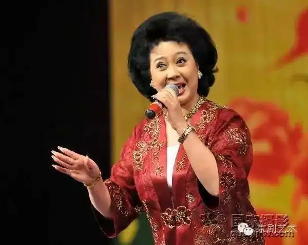 亦叶亦花默默耕耘记著名京剧演员沈健瑾