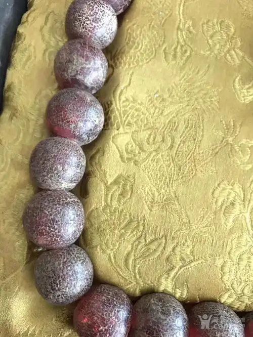 清代宫廷血珀朝珠