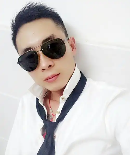 三十岁的男人照片_三十岁的男人相册大全-yy官方