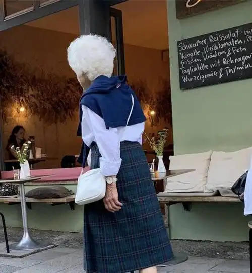 身材不好不时髦优雅看这些上海奶奶的穿搭比90后女生还时髦