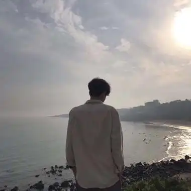 帅气男神背影头像 高清好看男神背影头像真实点的图片_男生头像_美头