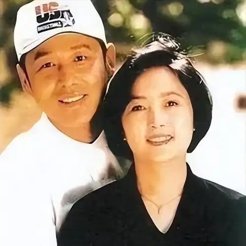 曾经的央视一姐杜宪为爱辞职嫁影帝陈道明结婚41年后她幸福吗