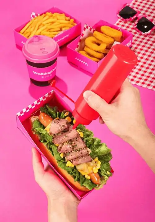 有一说一年轻人创业就选它遛个热狗walkingdog