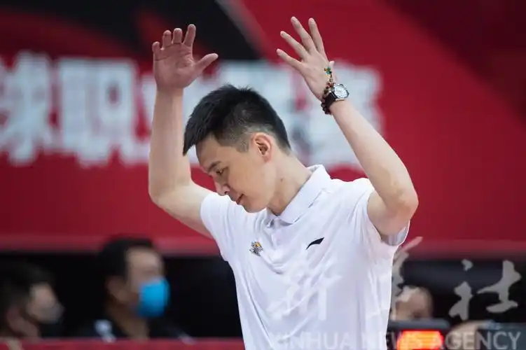 cba辽宁主帅杨鸣球队已经拼到最后一颗子弹