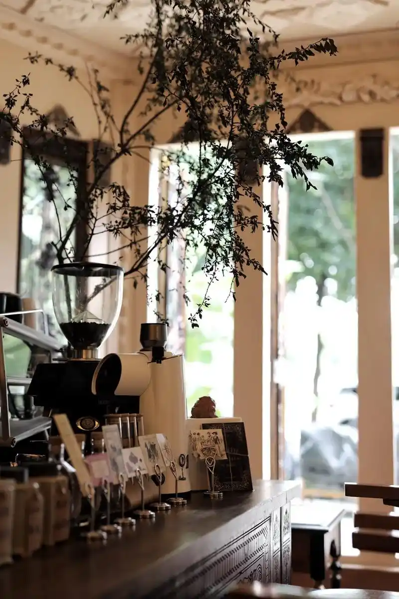 兴义探店 | 早c晚a咖啡厅新装修.店名92itta fut - 抖音