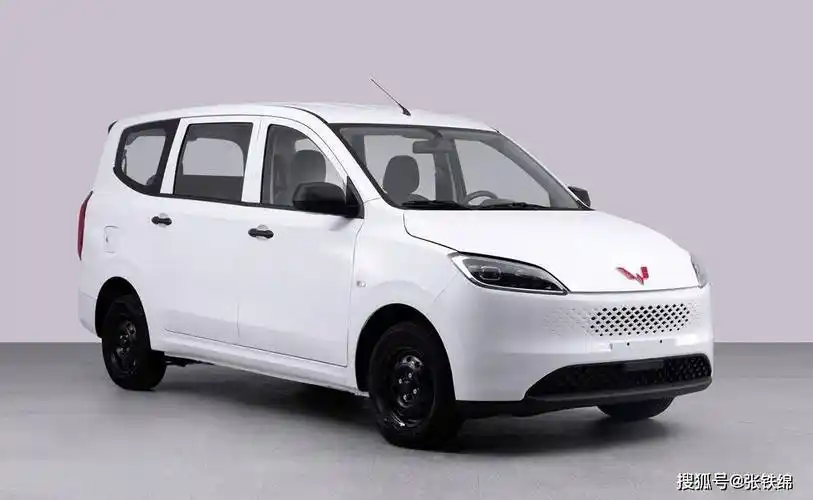新款五菱宏光实车曝光,外观更年轻时尚,6/7座布局,两种动力