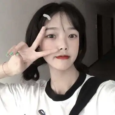 女生头像同一人十连拍 15岁女生10张同一个人