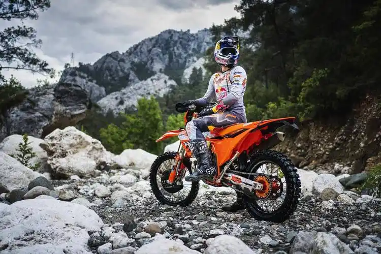 ktm 发布 hardenduro 标识的 300 exc 越野赛车_搜狐汽车_搜狐网