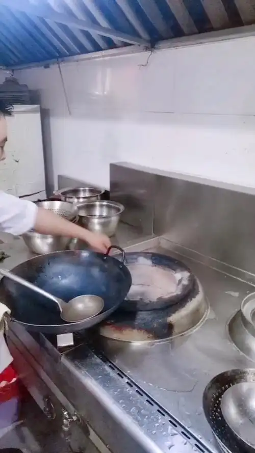 记录生活#厨房炉灶是这样点火的