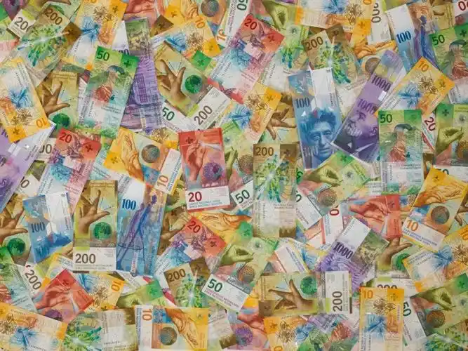 新钞丨瑞士新版200法郎正式发布惊艳看炫酷的高科技系列纸币飞出蝴蝶