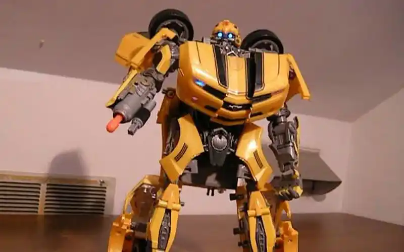 027变形金刚电影1u级大黄蜂bumblebeepart1