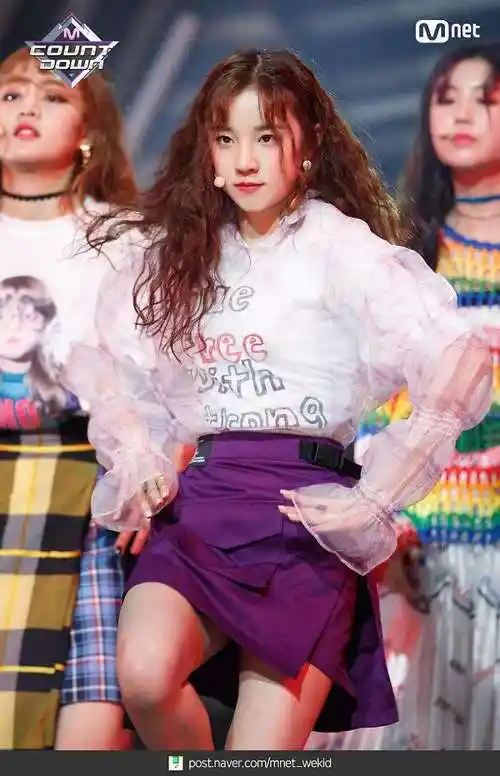 宋雨琦是韩国女团成员,年前就已经回韩国准备组合回归,再加上疫情的