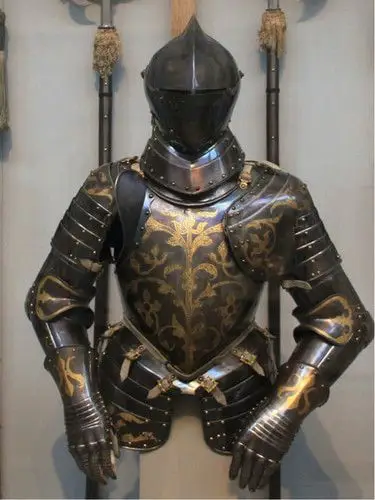 德国皇帝的板甲……之前还觉得这种全身甲挺脑残的,不过近距离观赏就