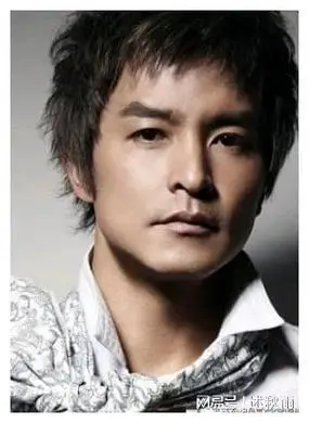 李铭顺年轻的时候,颜值爆表了,相当高的,而且也是才华横溢的!