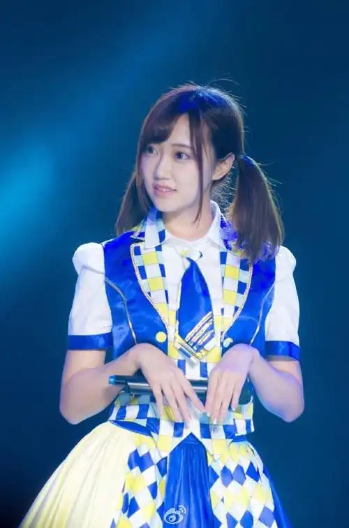 冯薪朵为什么叫冯硕?冯薪朵在哪里直播?