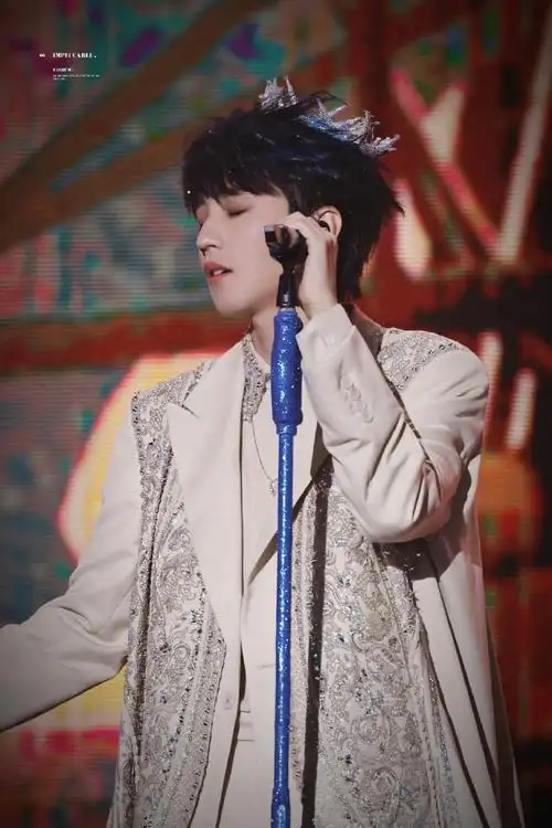 王俊凯马嘉祺相似造型