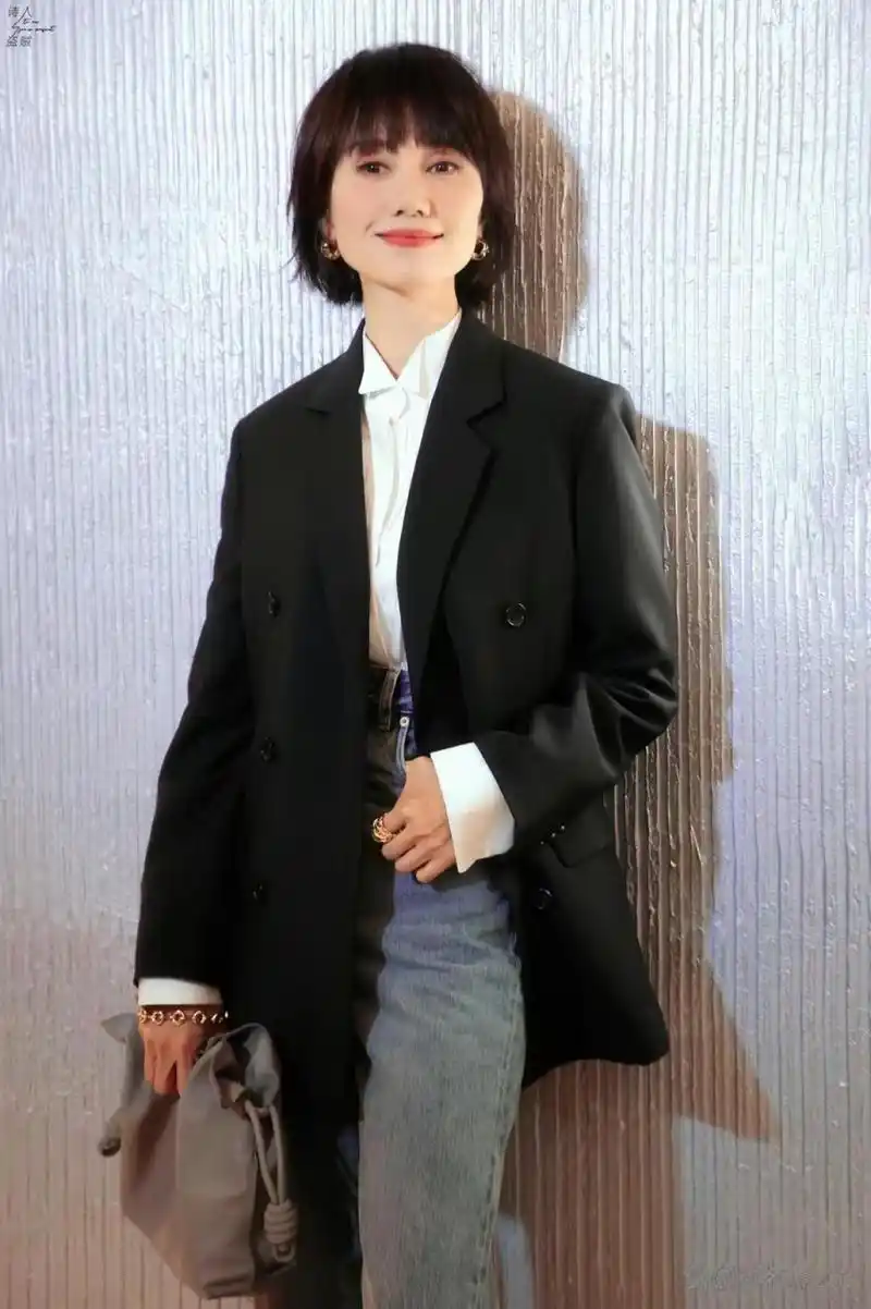 袁泉好适合短发风格