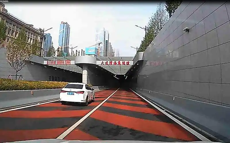 体验大连湾海底隧道