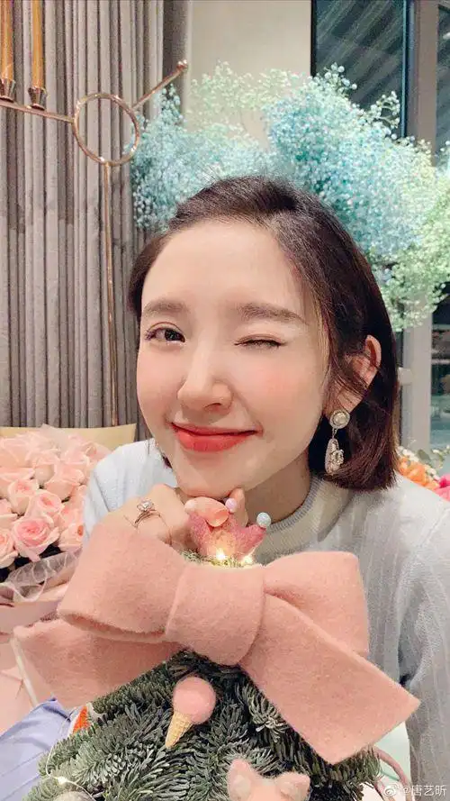 向佐发图暗示郭碧婷怀孕 2020年娱乐圈鼠宝宝真不少