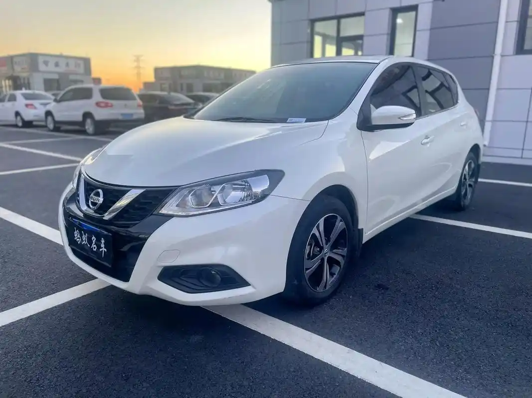 两厢车里面的劳斯莱斯.17年尼桑骐达 一手车5万公里 全车原 - 抖音