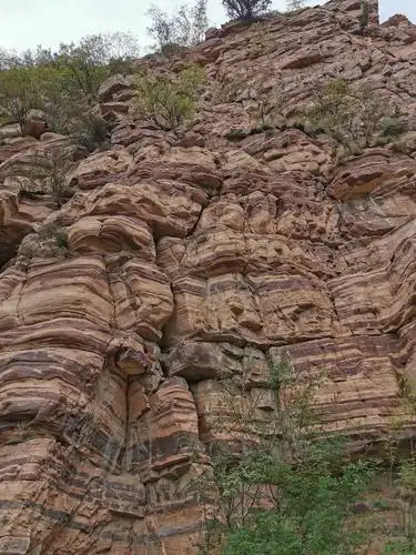 秋日灵动的太行石