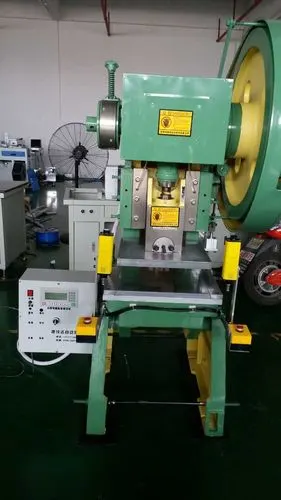 厂家热销新款全断落料电脑模切冲床