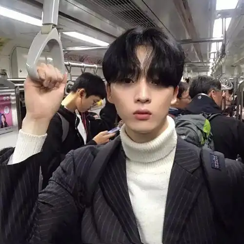 帅气小哥哥中分发型