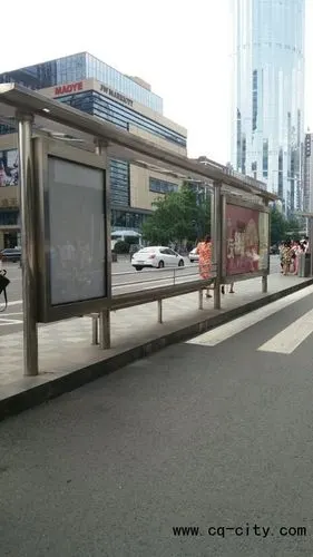 成都候车亭媒体公交站台灯箱广告牌