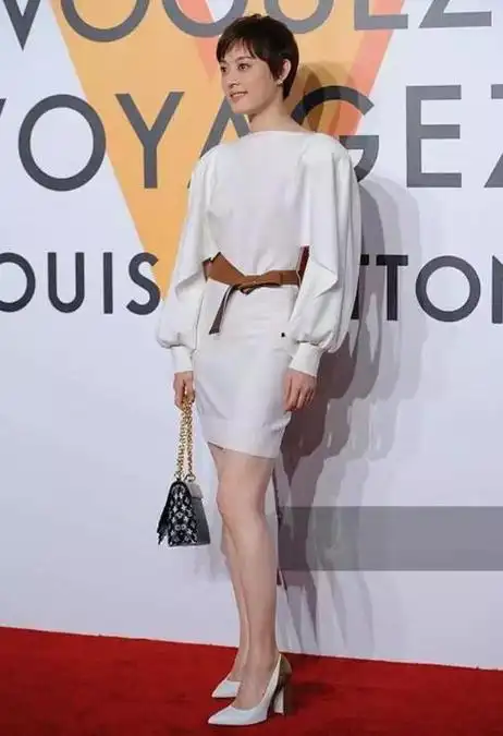 白色拼色高跟鞋