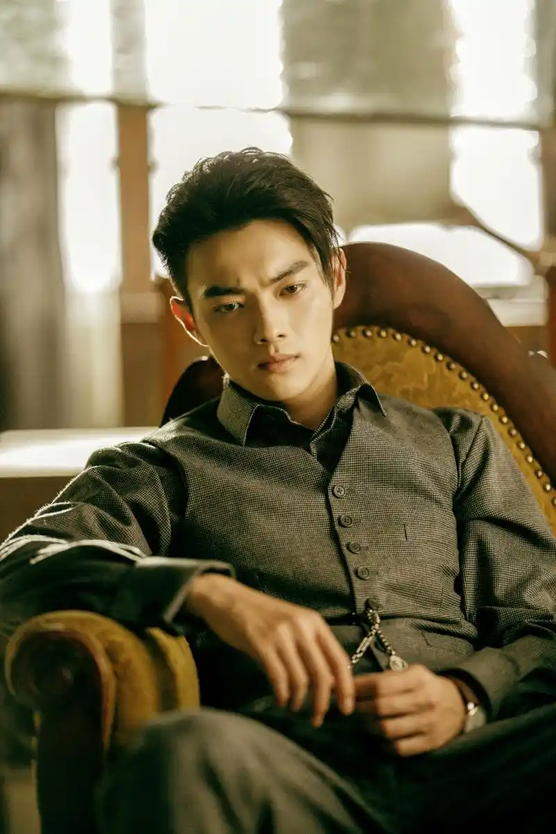 《烈火军校》今日开播 许凯高颜值化身"八月帧男友"