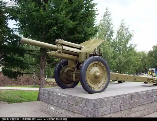 d30是苏军第二代122mm榴弹炮,1963年起取代二战时代的m30型122mm榴弹