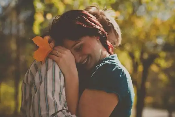 这是一组充满爱的照片,无论是亲情还是爱情,浓郁的氛围都让人无法移开