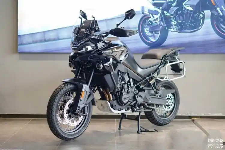 第四,本田cb400x,原价41500元,可以说2.