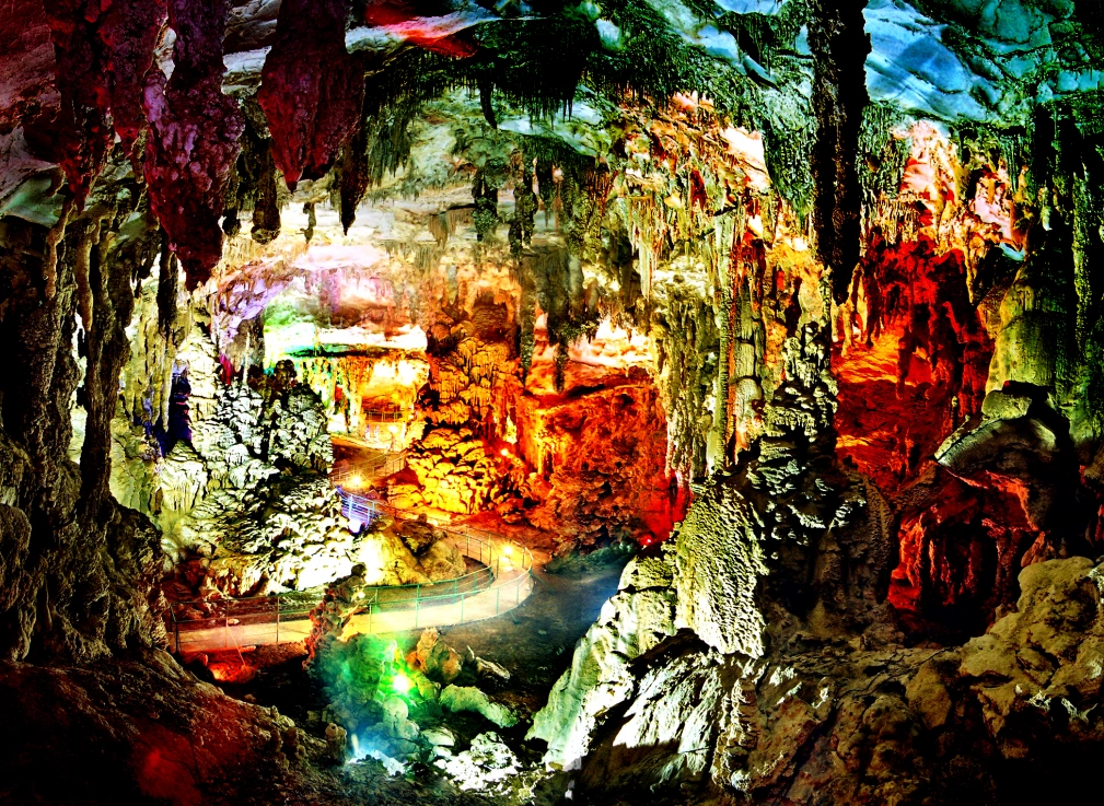 安顺全域旅游目的地推荐|夜郎洞景区
