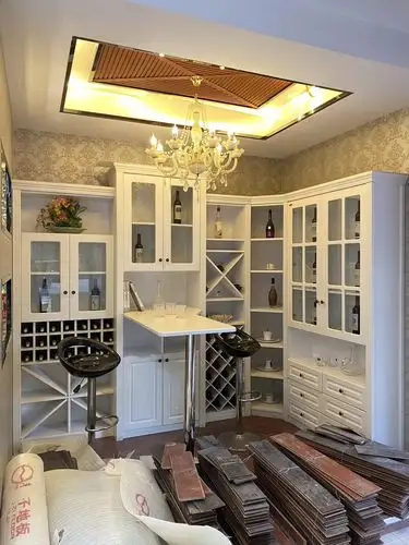 白色酒柜.jpg