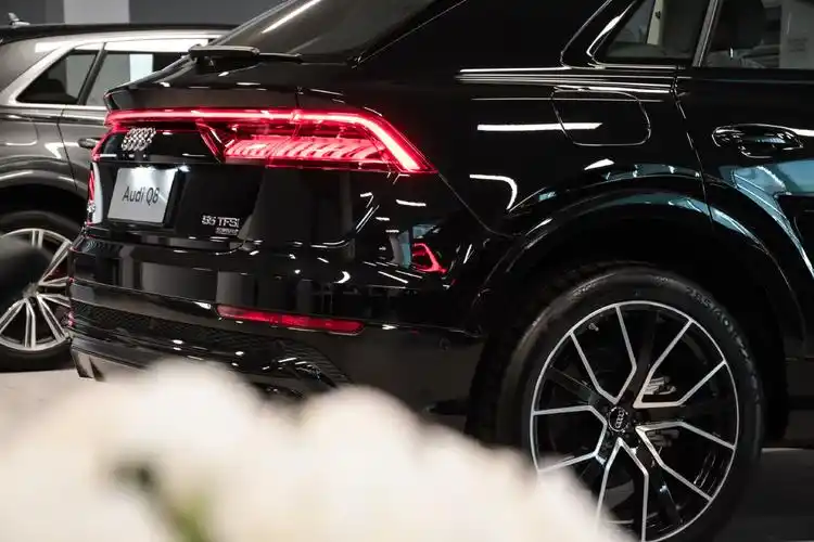 奥迪q8的黑武士,质感完美,喜欢!