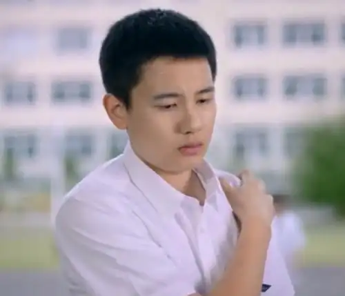 原来你还在这里少年程铮是哪个演员扮演 扮演者胡先煦个人资料