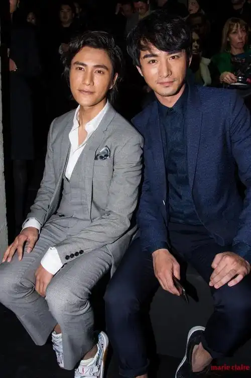 姜潮和张晓晨(这个巨像)