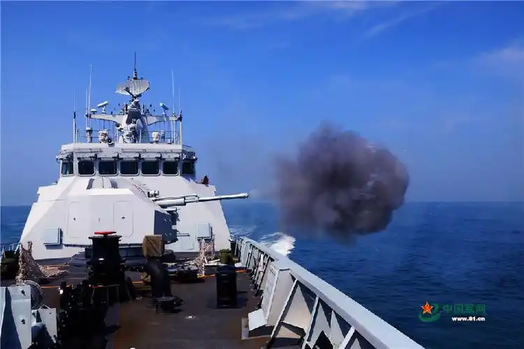 潮州舰泉州舰编队展开实战化训练