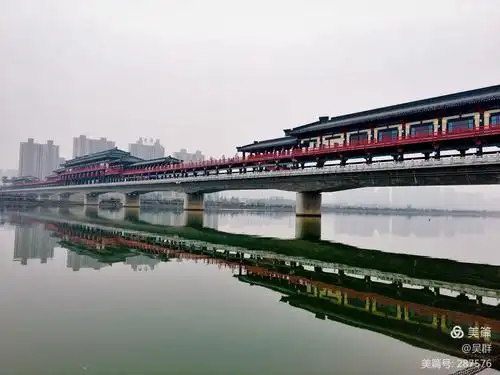 走近看古渡廊桥还蛮漂亮的.