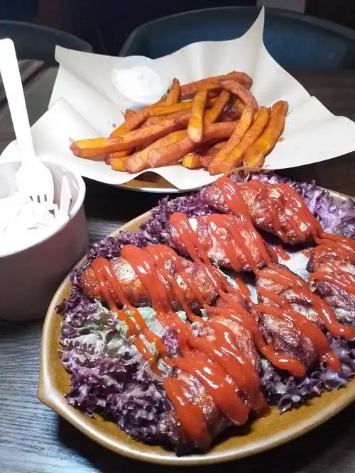 宝炙星牛肉汉堡红薯条🍟配冰淇淋鸡翅好吃