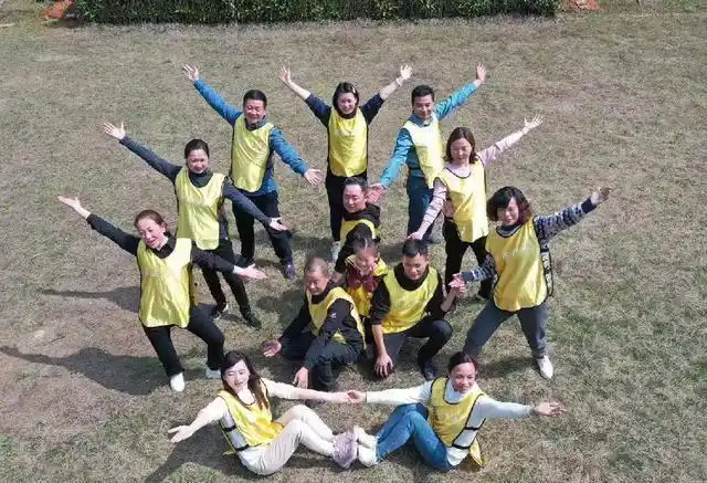 卫健局组织全体干部职工开展团建活动