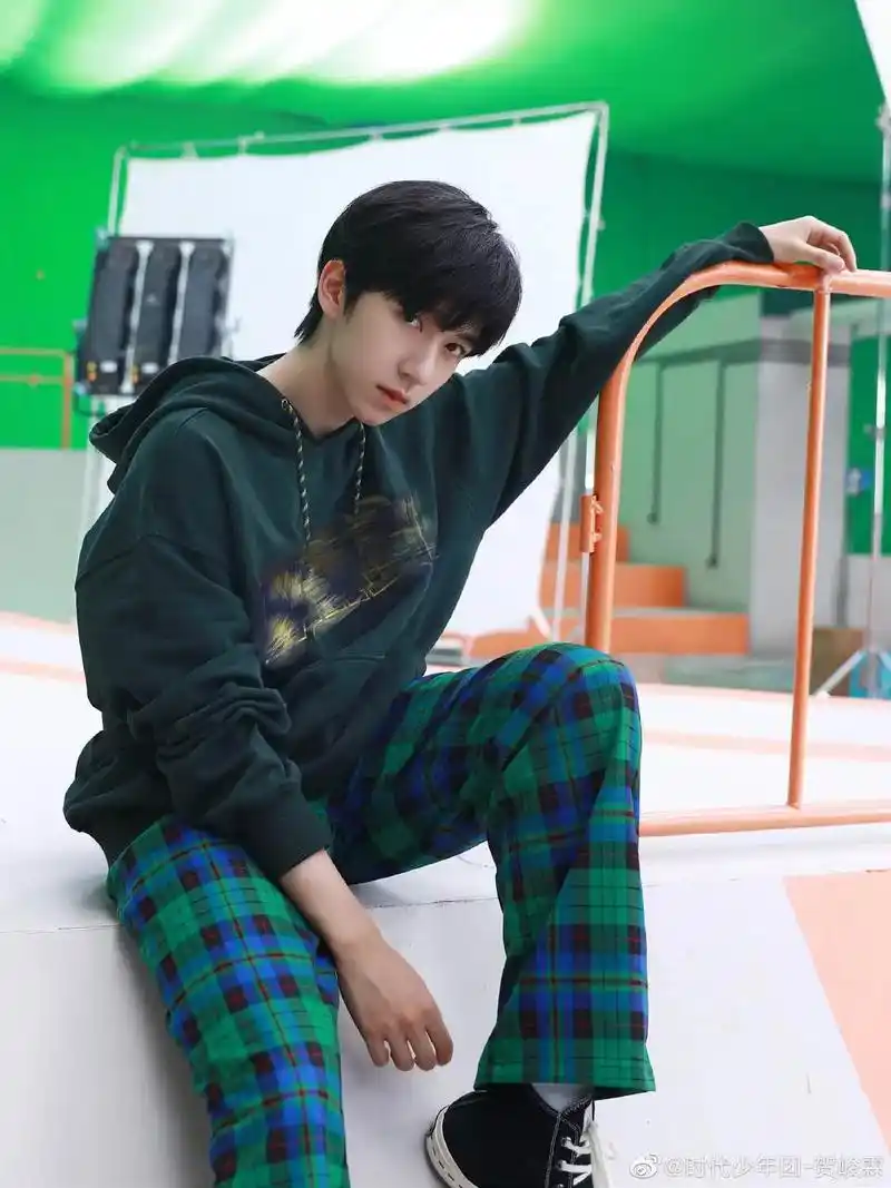 宝藏男孩#贺峻霖#安利爱豆  噢买尬,这个不错拍摄图片不错 - 抖音